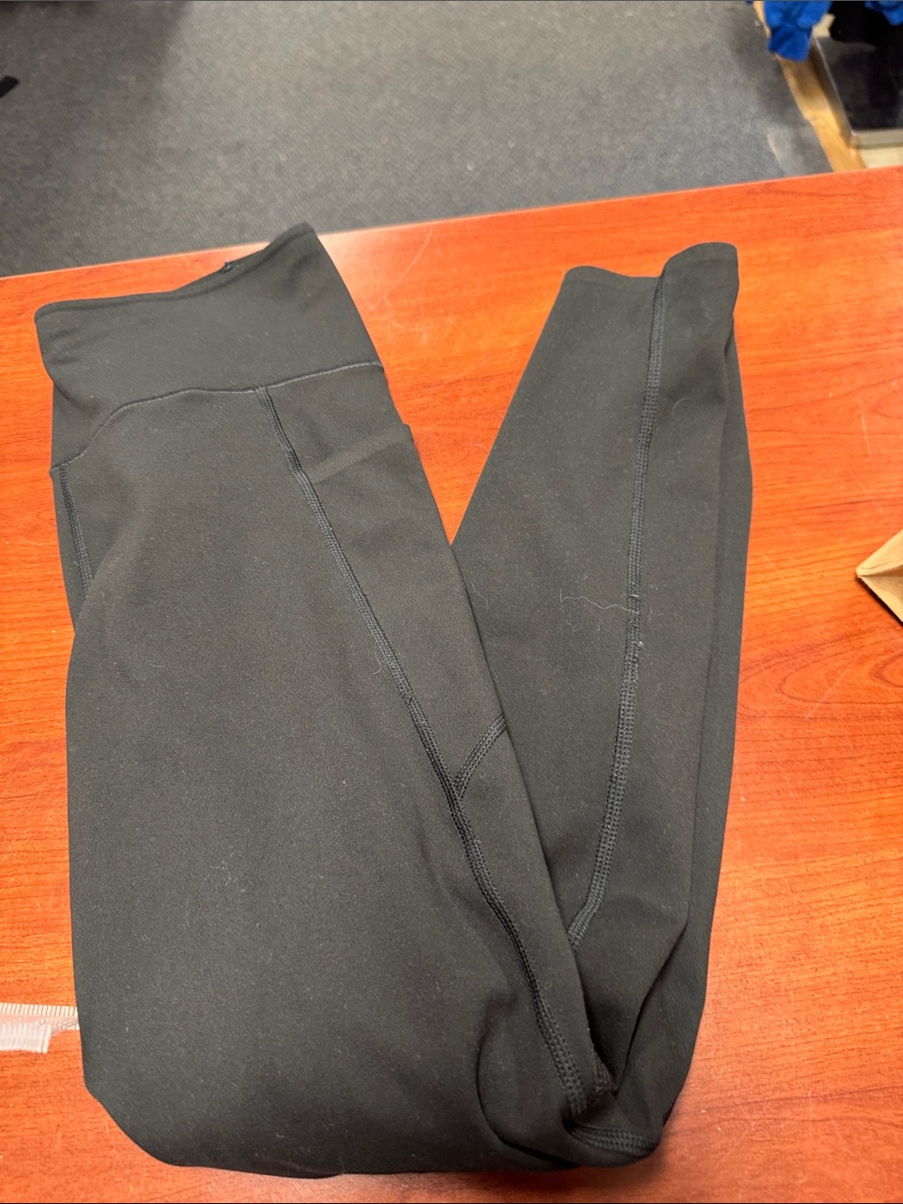 Uniqlo leggings small // 100474
